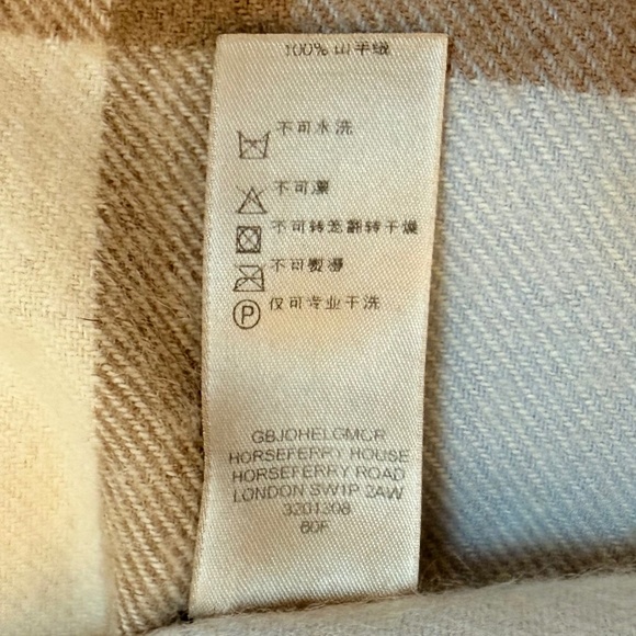 Burberry 100% Cashmere Scarf 🏴– Made in Scotland – Light Blue Check - Picture 14 of 17